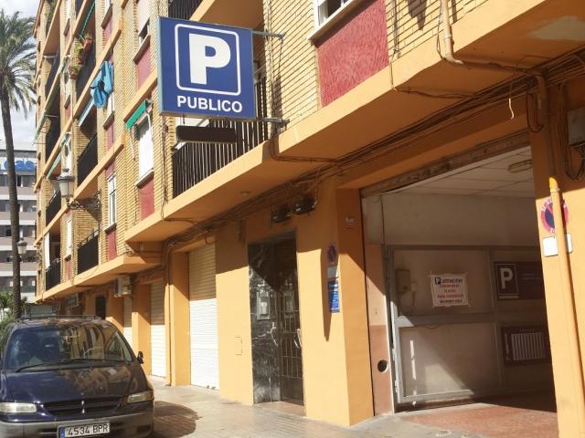 Parking Mendoza - La Salud