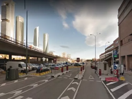 Parking cubierto de parking SABA en la estación Chamartin