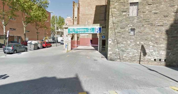 Entrada principal Parking Trinxant