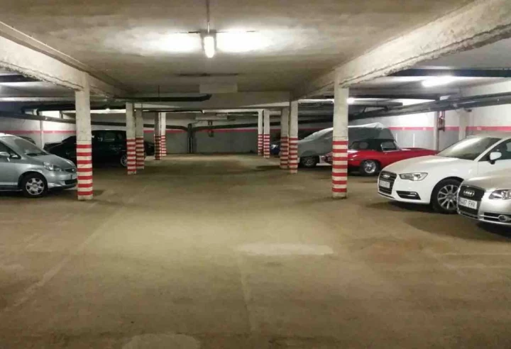plazas coches parking sarria