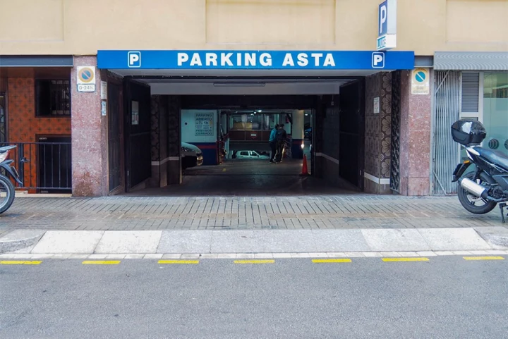 Parking barato en Vila de Gracia Barcelona