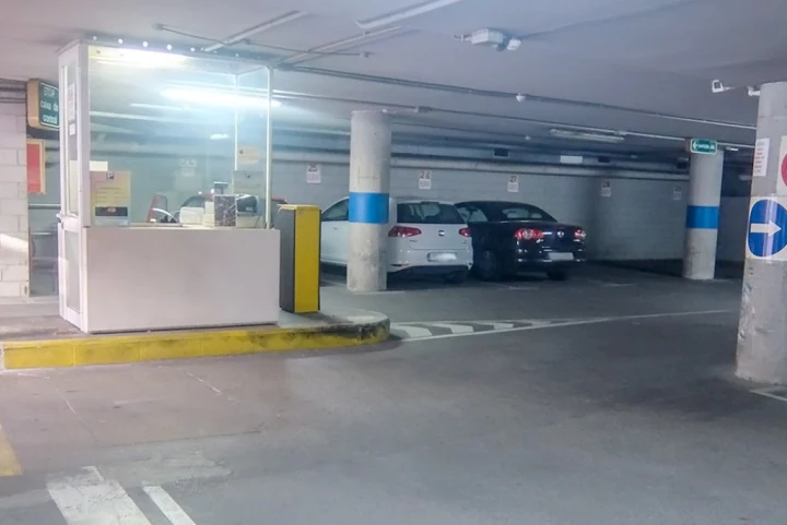 Entrada parking en Sant Cugat