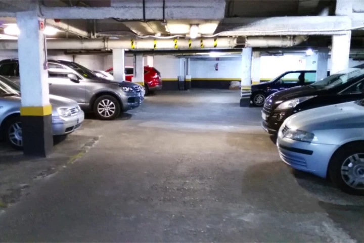 Plazas para personas con movilidad reducida, en barrio Salamanca