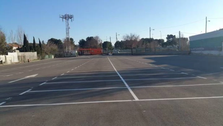 Parking Naranja descubierto 