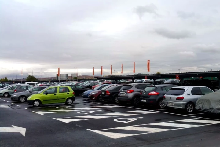Parking Naranja Aeropuerto
