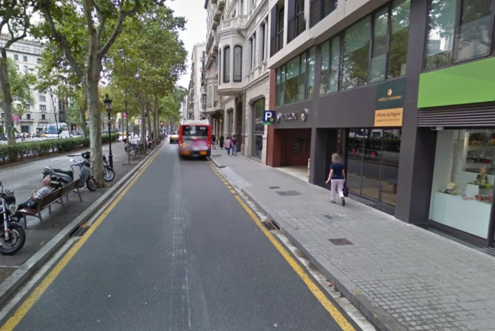 Reserva online en Gran Vía Barcelona cerca metro Urquinaona