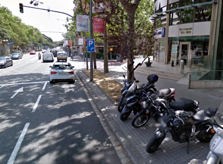 Aparcar cerca de Las Tres Torres