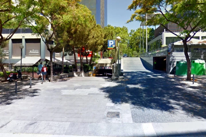 Parking NN Avenida Diagonal entrada principal