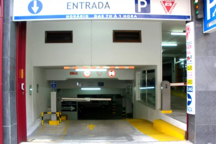 Aparcamiento con ofertas en Visconde Setúbal Oporto