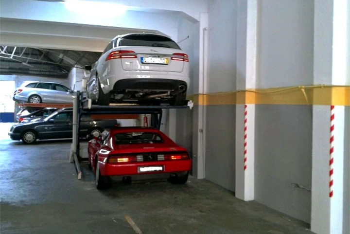 Plazas parking baratas en Oporto Trindade