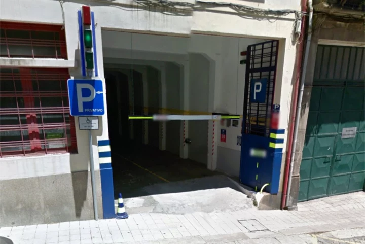 Aparcamiento barato en Parking Oporto Trindade - Laires
