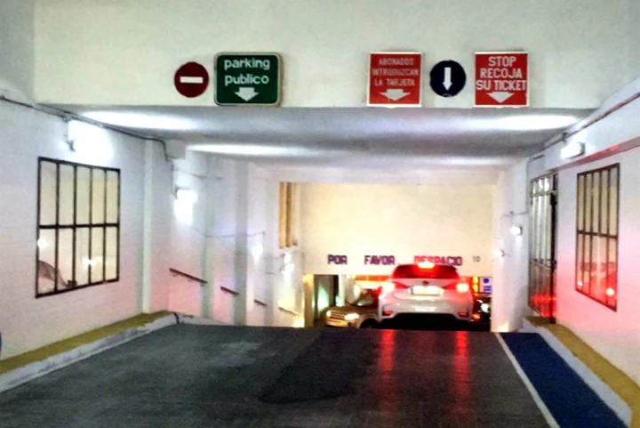 Aparcamiento barato en Box Parking Hermosilla