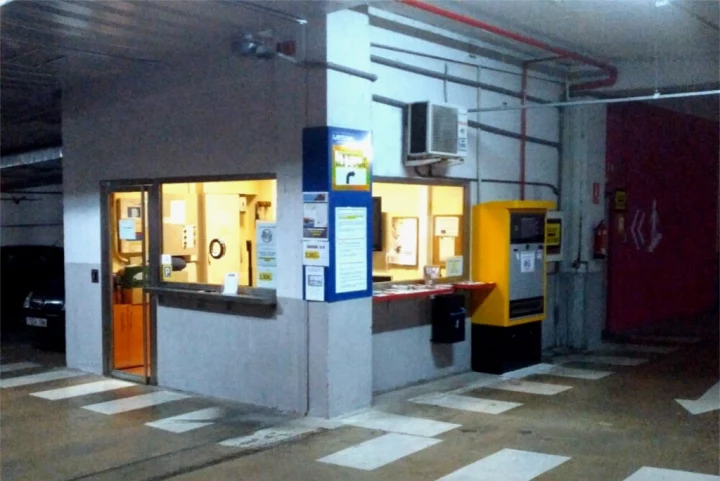 Parking centro de Guadalajara, cerca de Plaza de Santo Domingo
