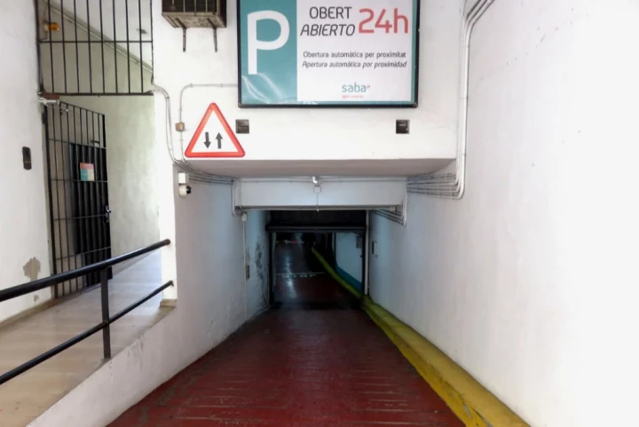 Reserva y aparca cerca del Ajuntament de Mataró