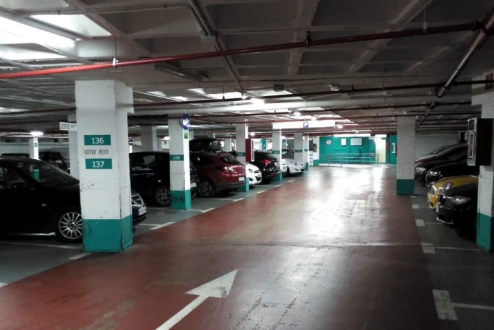 Parking cerca del Ajuntament de Mataro, Teatro Municipal y con cancelación gratis