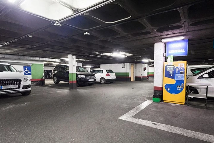 Parking cerca de plaza san juan de la cruz