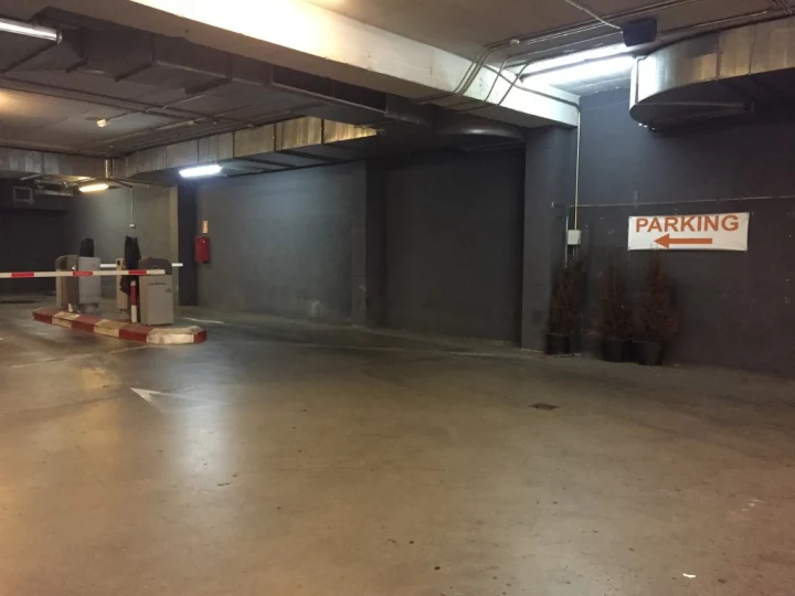 que visitar en salamanca - parking cubierto en calle de hermosilla 