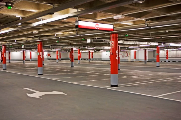 Parking cubierto en Playa Las Canteras mezquita de las palmas