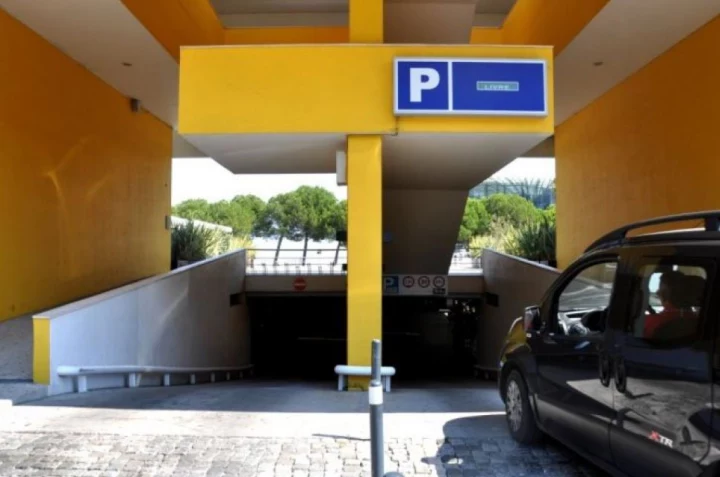 Reserva Online cerca del pavilhão do conhecimento