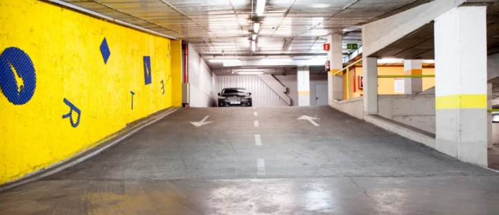 Aparcar en Atocha en el Parking Homely Atocha. Parking cubierto con seguridad y vigilancia
