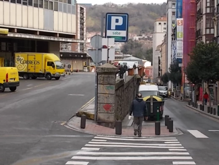 Parking cerca de la Estación de Tren Bilbao, Parking SABA