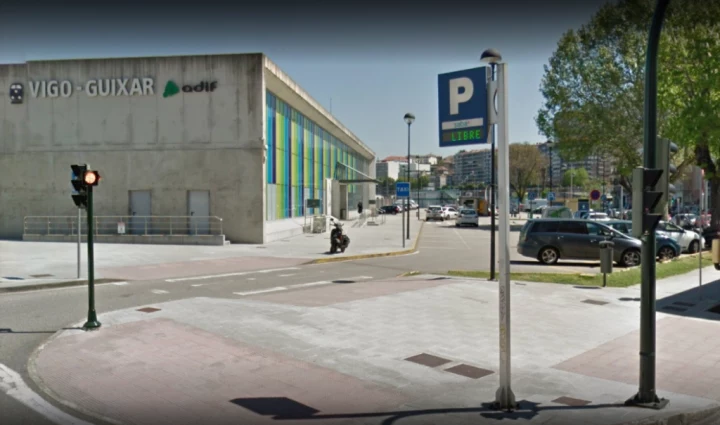 Entrada Parking Guixar de la estación tren Vigo por la calle Areal