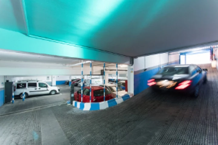Parking en el mercado de la guindalera