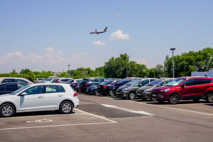 Aparcar en el aeropuerto de Madrid