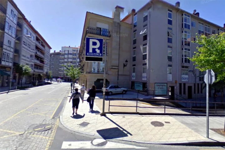 Parking Santiago, en el nuevo centro  cerca de la Plaza Roja