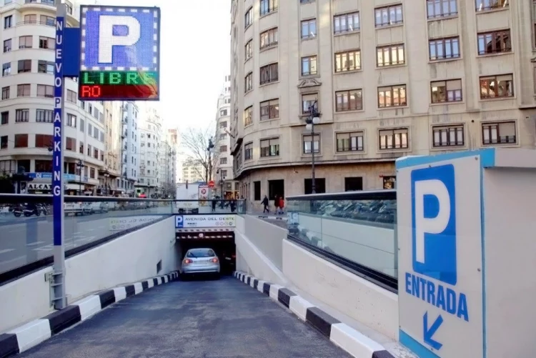 Parking Avenida del Oeste 
