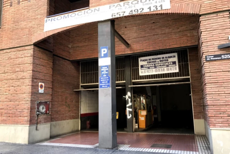 Parking Rasina House