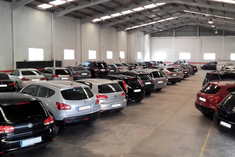 Low Cost Parking Valencia - Cubierto 