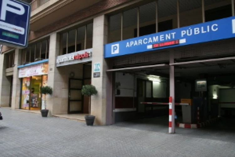 Parking Nápoles