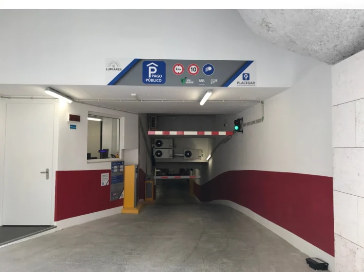 Parking The Lumiares - Barrio Alto