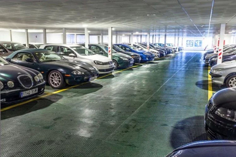Parking Airport Picasso Interior