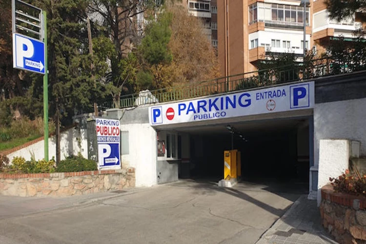 Parking Avenida Manoteras - Sanchinarro