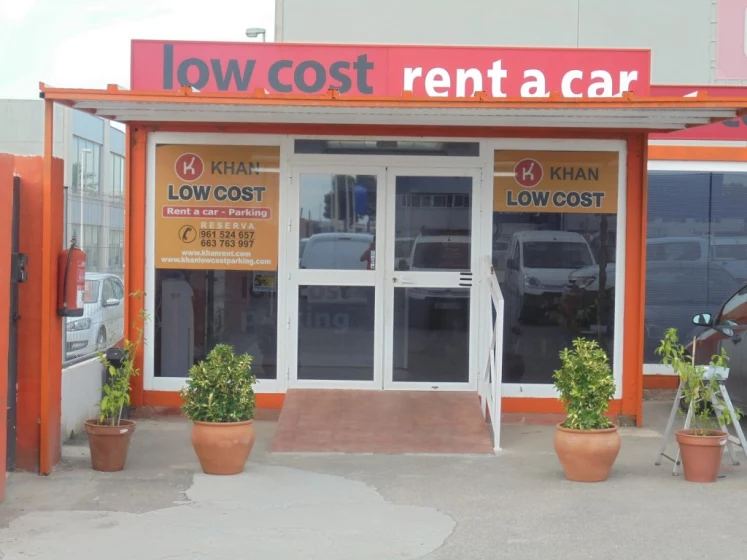 Khan Low Cost Cubierto - Parking Aeropuerto Valencia